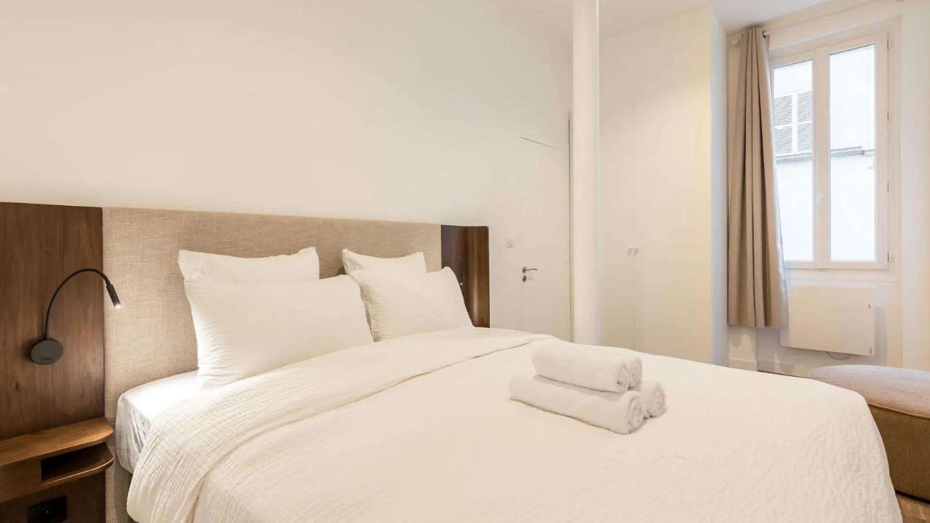 Elegant Appartement A Deux Pas Du Moulin Rouge Paris France