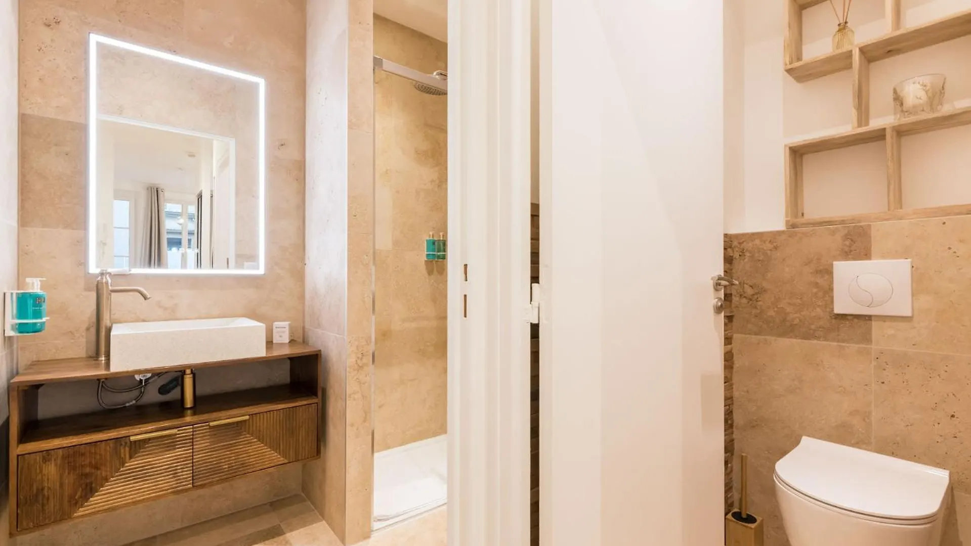 Apartment Elegant Appartement A Deux Pas Du Moulin Rouge Paris France
