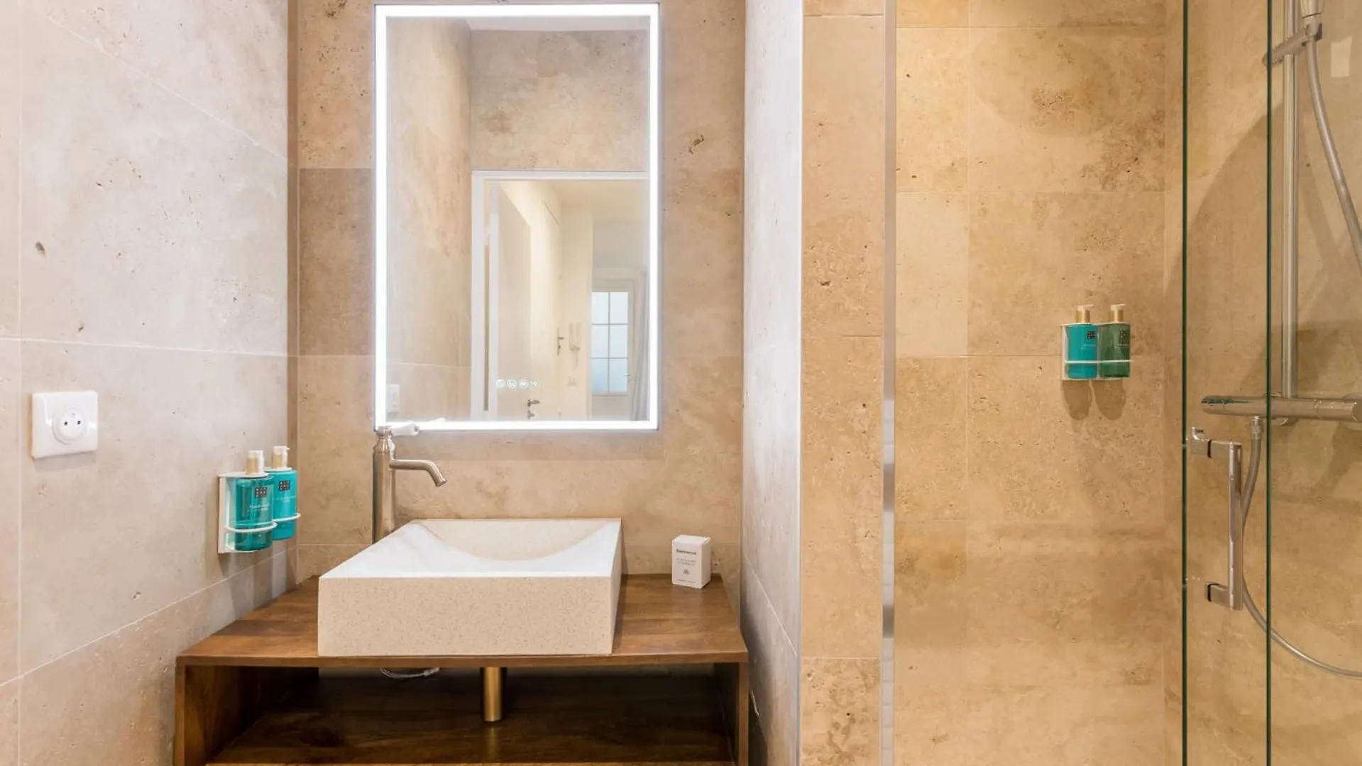 Elegant Appartement A Deux Pas Du Moulin Rouge Paris Apartment