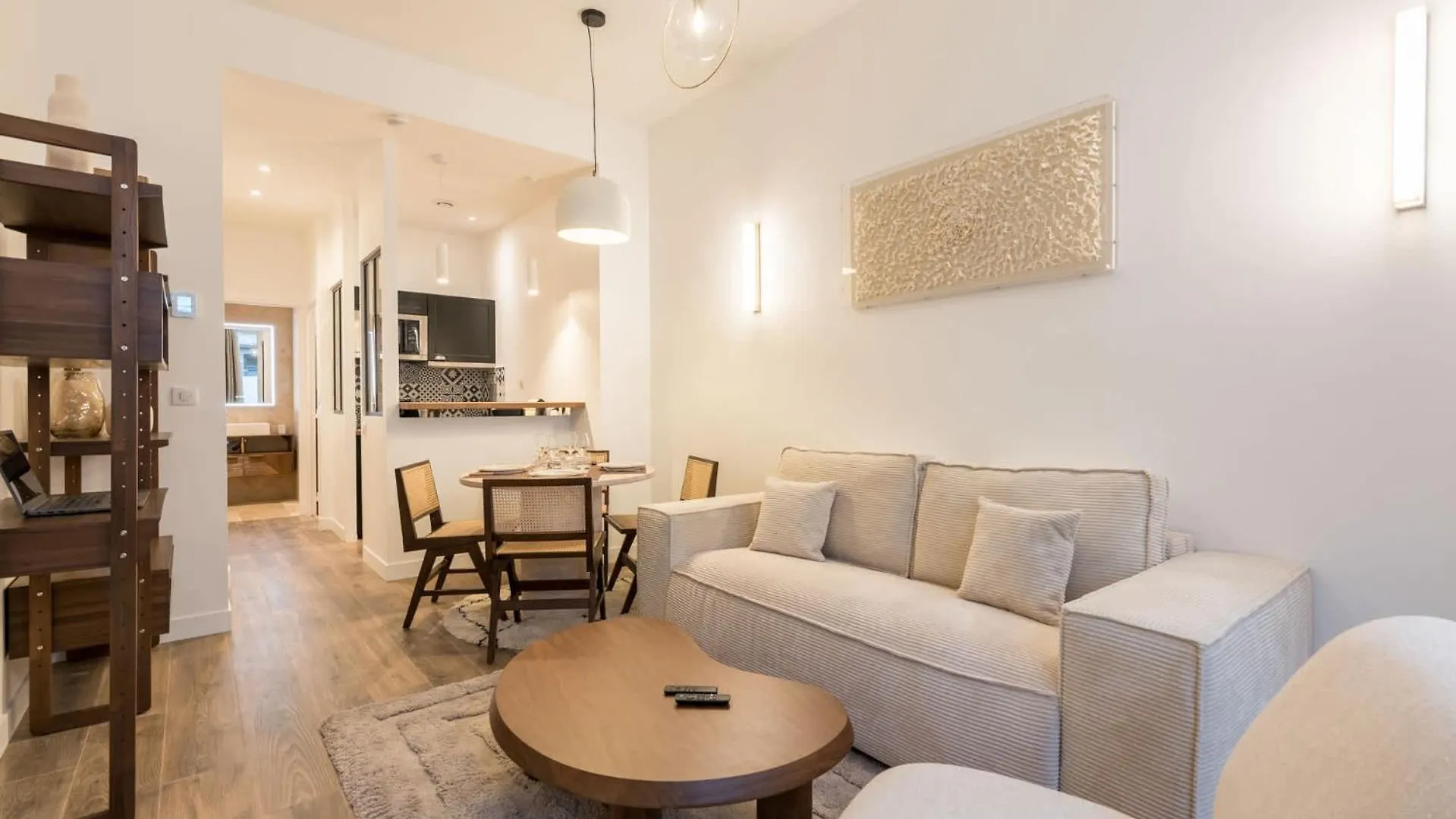 Elegant Appartement A Deux Pas Du Moulin Rouge Paris