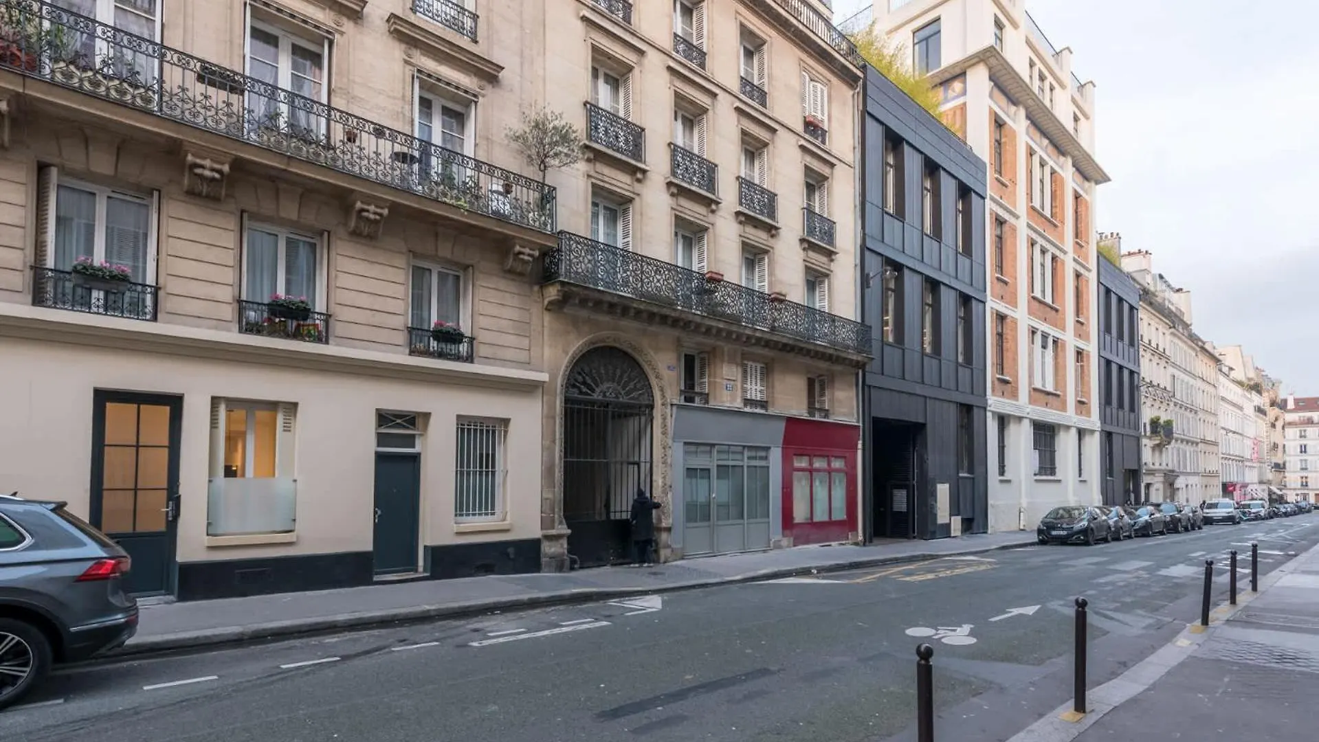 Apartment Elegant Appartement A Deux Pas Du Moulin Rouge Paris